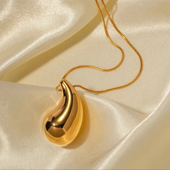 Famous Drop Stainless Steel 18K Gold Plated Water Drop Necklace - Picture 3 of 12